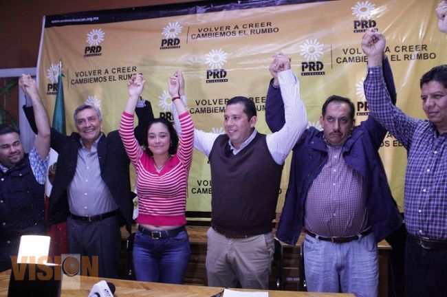 Se registra Juan Carlos Barragán como precandidato a la alcaldía de Morelia‏