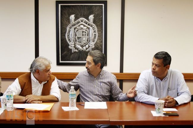 Se reunió el Rector con la mesa directiva del SUEUM