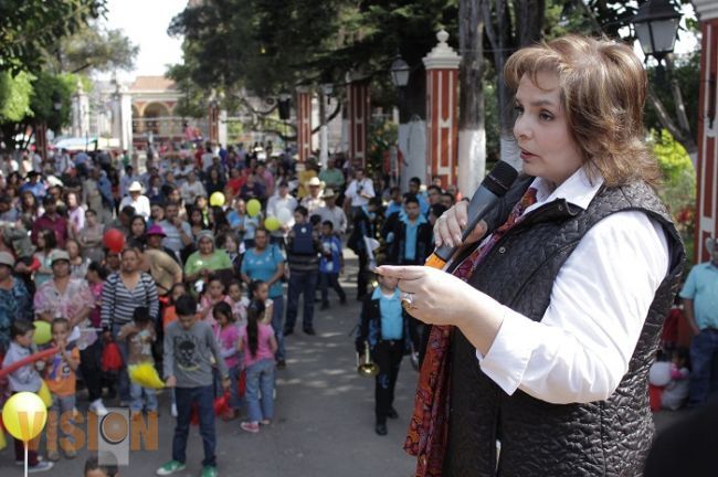 Continúa la gira de precampaña de Selene Vázquez Alatorre, visitó Cotija y Uruapan