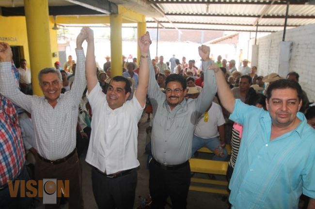 Liderazgos perredistas respaldan a Hugo Ángel Olvera