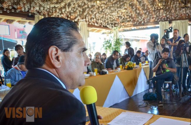 Salida de Castillo obliga a revisar a fondo la estrategia en Michoacán: Silvano Aureoles.