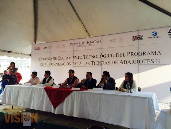 SEDECO entrega de equipamiento tecnológico del programa de modernización para tiendas de abarrotes.