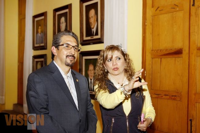 Refrenda el rector de la UMSNH el valor del trabajo administrativo