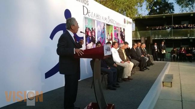 El Gobernador del Estado pone en marcha el programa “De la secu a mi barrio”. 