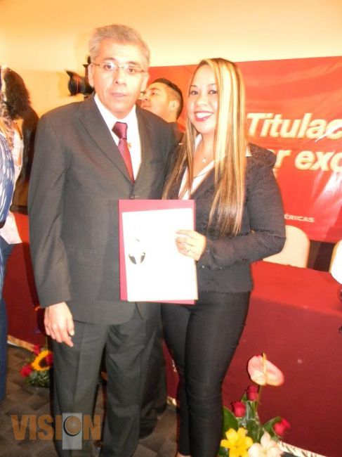 Distingue la Universidad Vizcaya a sus mejores alumnos de generación 2011-2014