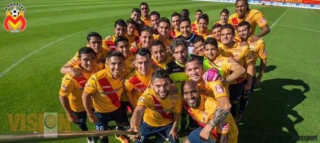 Monarcas se tomó la foto oficial. 