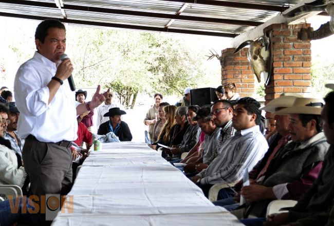 Jaime Darío se reúne con cenecistas 