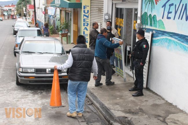 Comerciantes son invitados a retirar obstáculos de la vía pública