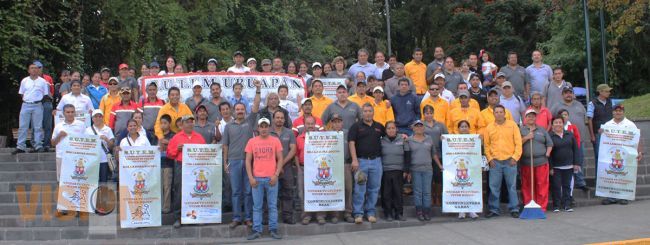 Sindicalizados realizan jornada de limpieza de calles en Uruapan