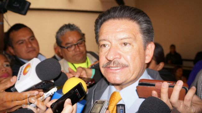 Confirma Carlos Navarrete que Raúl Morón declinó a favor de Silvano Aureoles