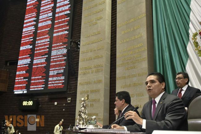 Silvano concentrado en su labor legislativa como Presidente del Congreso de la Unión.