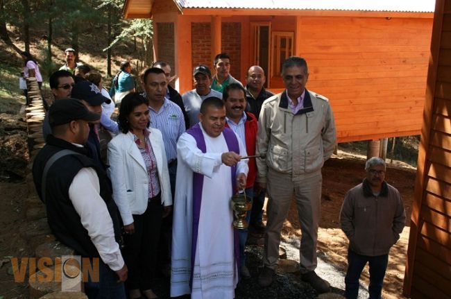 Inauguran Centro Ecoturístico en Tingambato 