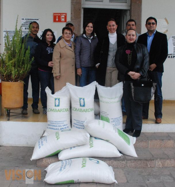 Sedru entrega 450 kg. de arroz en beneficio de niñez michoacana.