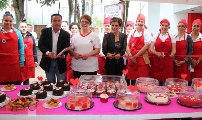 Con acciones sociales y de capacitación, DIF municipal continúa refrendando su compromiso