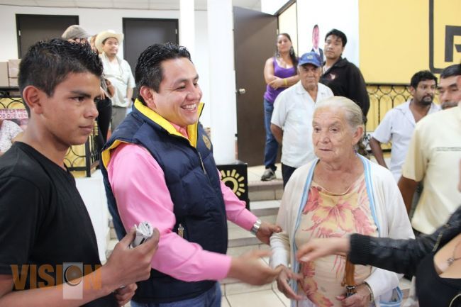 Los adultos mayores son el pilar que ha construido nuestro presente: Víctor Manríquez