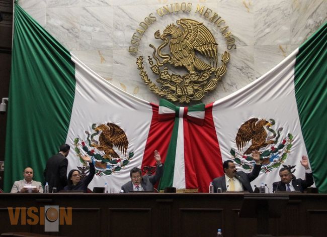 Notifican licencias de diputados locales, se reincorporan otros
