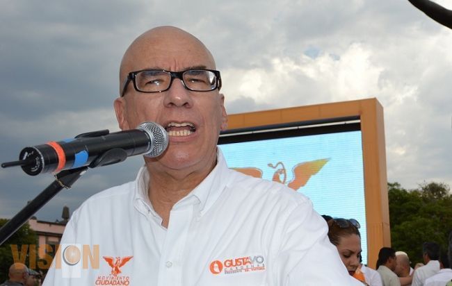 Movimiento Ciudadano podría postular a Hipólito Mora como candidato a diputado federal