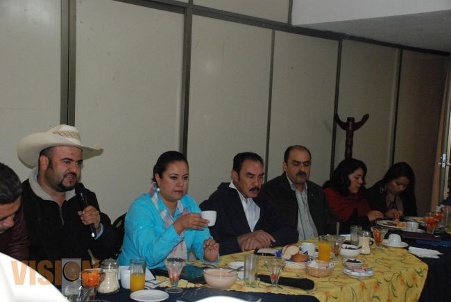 Invita titular de Sedru a productores a trabajar en equipo para lograr cambios en el campo.