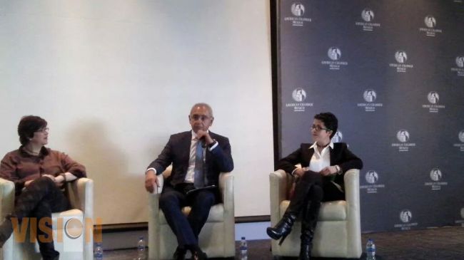 Salvador Vega: Pemex sujeta a una cirugía mayor por la caída de los precios del petróleo