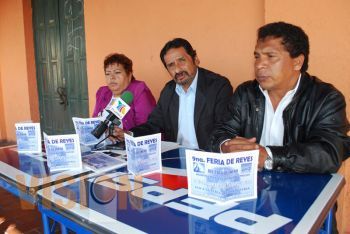 Ofrecen comerciantes gran variedad de juguetes a reyes magos en novena feria