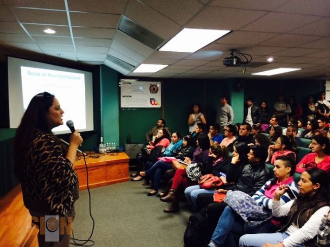 Alienta Facultad de Contaduría movilidad competitiva de sus estudiantes