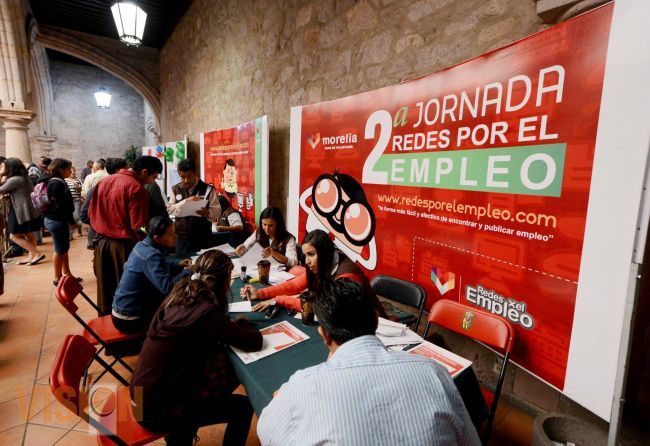 Ayuntamiento fomenta empleo, ofertarán 800 vacantes en la plaza Valladolid.
