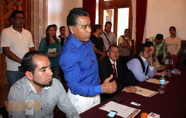Atienden diputados a profesores de la Sección XVIII del SNTE