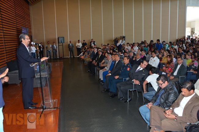 Cualquier meta se puede alcanzar con educación: Medardo Serna