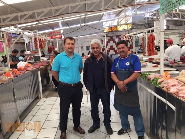 Titular de la Sedeco visita a los oferentes de los CCAP