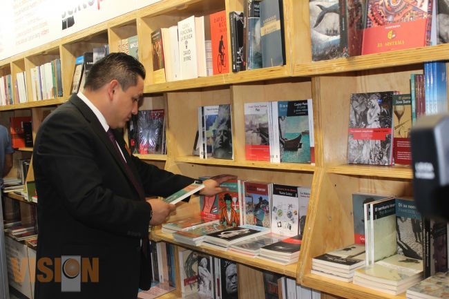 Uruapan debe ser una ciudad llena de cultura y arte; diputado victor manriquez 