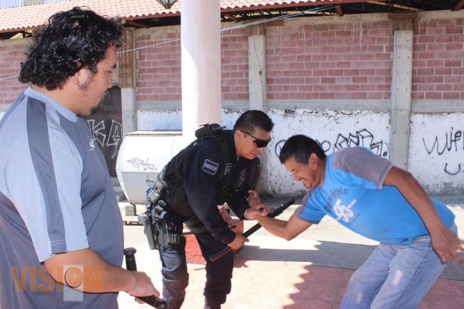 PF capacita a auxiliares de jefaturas de tenencias en el manejo de bastón de prevención
