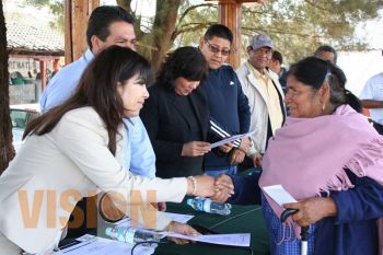 En Opopeo primer entrega de Títulos de Propiedad de este 2011: SUMA 