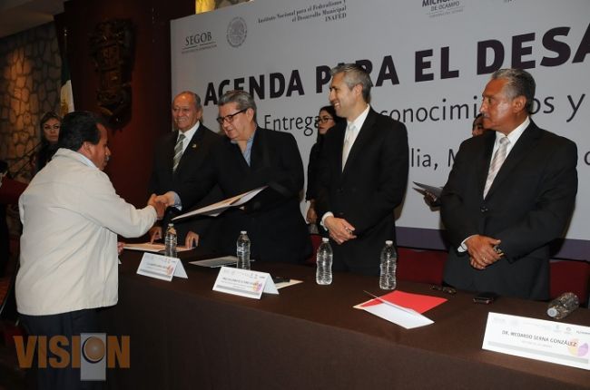 Agenda especial para el desarrollo municipal, propone Jaime Mares 