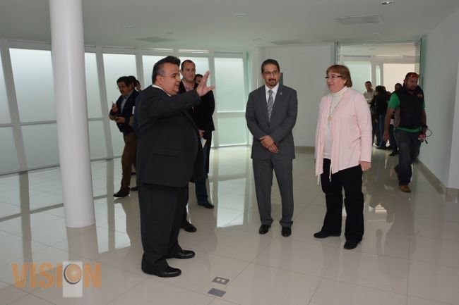 Inaugura rector sala para exámenes profesionales en Arquitectura‏