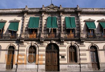 Aprobar sin abrir la discusión en torno a la iniciativa de ley estatal de educación