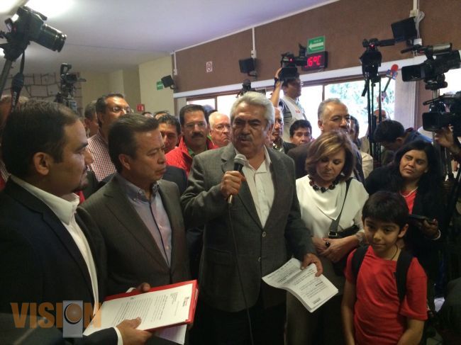 Chon Orihuela se registra ante el IEM por el PRI 