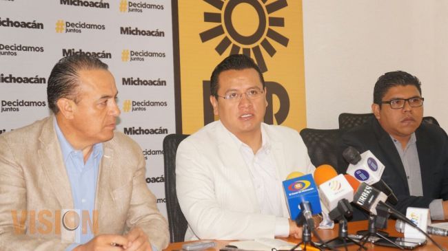 Cocoa Calderón utiliza escaparates para promocionar su imagen: PRD 