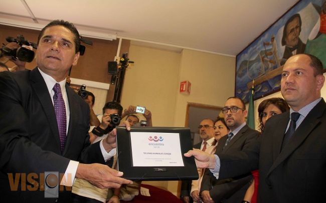 Se registró Silvano Aureoles como candidato a la Gubernatura por el PES
