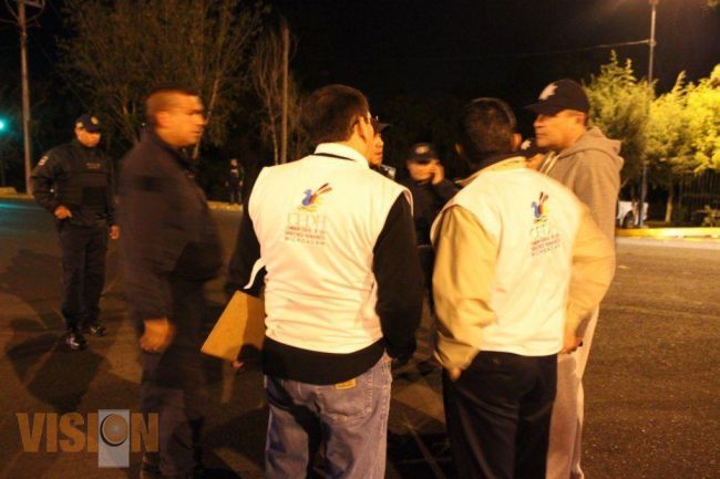 Personal de CEDH estuvo presente en el operativo para retiro del bloqueo frente a Casa de Gobierno