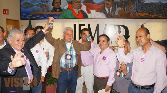 Menos de 50 simpatizantes asistieron al registro del candidato a gobernador del Partido Humanista