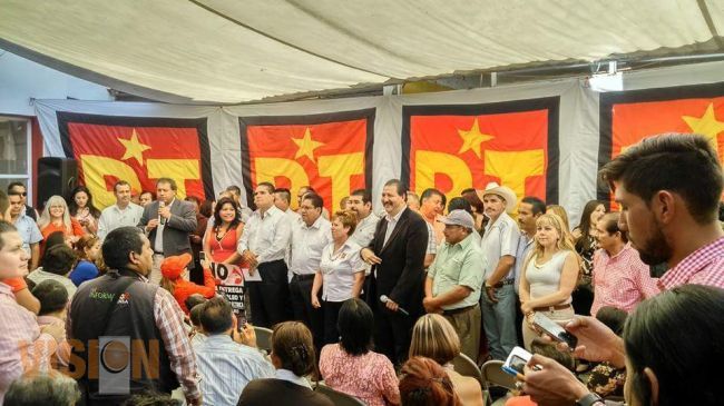 Oficializa Reginaldo la Candidatura de Lupita Herrera por una diputación federal 