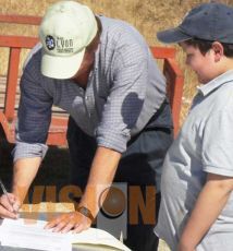 SEDRU entrega apoyos para el fortalecimiento a la apicultura en Zinapécuaro