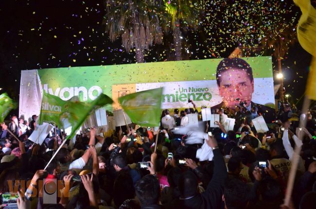 Inicia campaña, Silvano Aureoles en Monumento a Morelos 