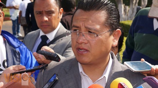 Carlos Torres Piña culpa a contadores y abogados de la nueva multa por rebasar tope de precampaña