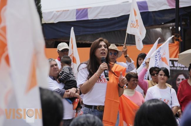 Hermana de Mireles arranca campaña en Maravatío