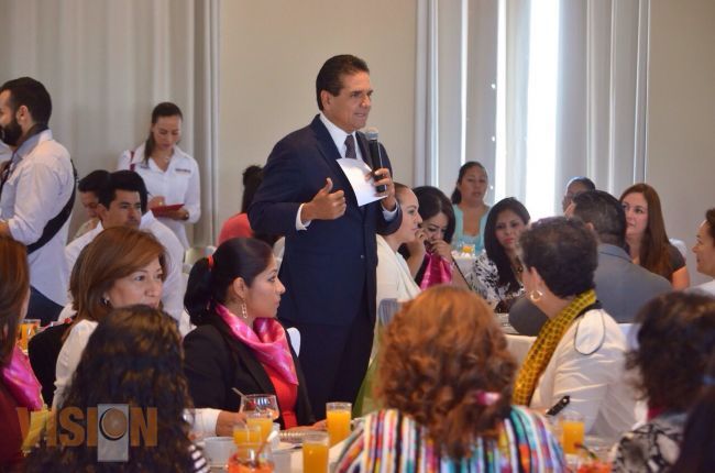Mujeres líderes y empresarias de Uruapan respaldan a Silvano Aureoles 