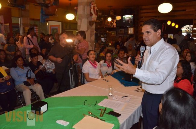 Apoyará Silvano Aureoles a sector salud de Uruapan