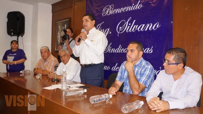 Silvano Aureoles se compromete con el SUEUM a resolver el tema de las pensiones y jubilaciones