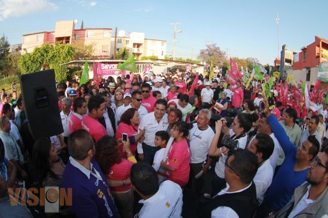 Silvano Aureoles único candidato que escucha directamente las problemáticas de las colonias