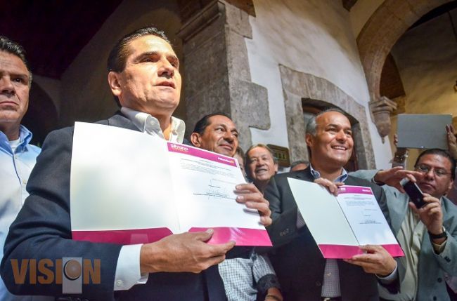 Silvano se compromete con la comunidad migrante de michoacanos